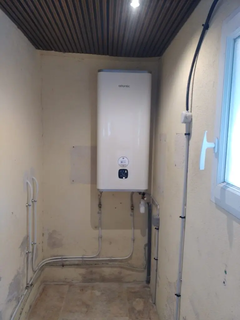 Chauffe-eau plat neuf pour un remplacement chauffe-eau Allauch réussi