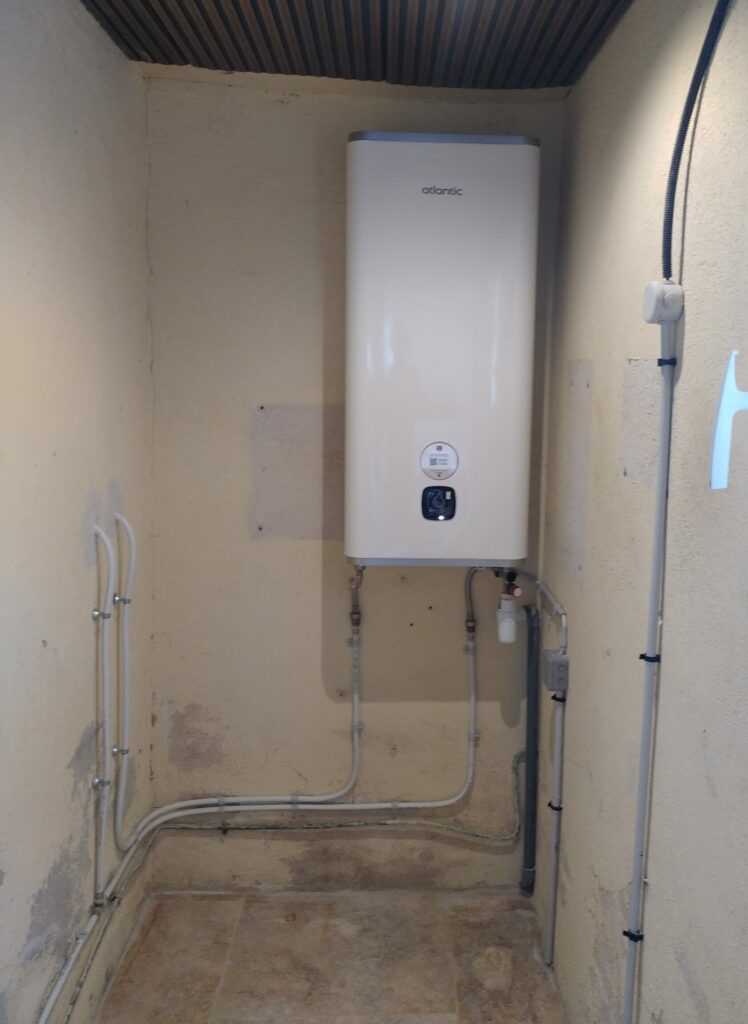 Chauffe-eau plat installé lors d'un remplacement chauffe-eau Allauch